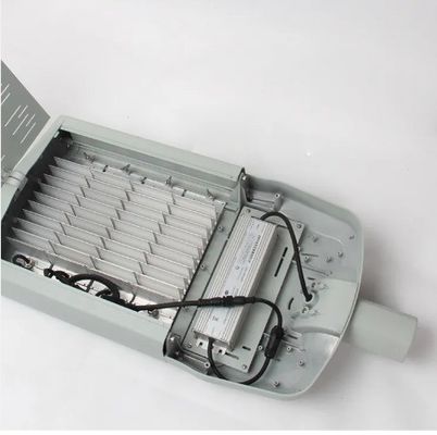100 lm/W IP66 Lampada stradale impermeabile Illuminazione esterna 30W 50W 100W 150W Cobra in alluminio