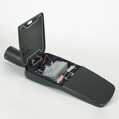 Facile installazione luce stradale LED in alluminio con resistenza all'acqua IP66 e lenti ottiche